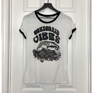 Mermaid Vibes Graphic Tee